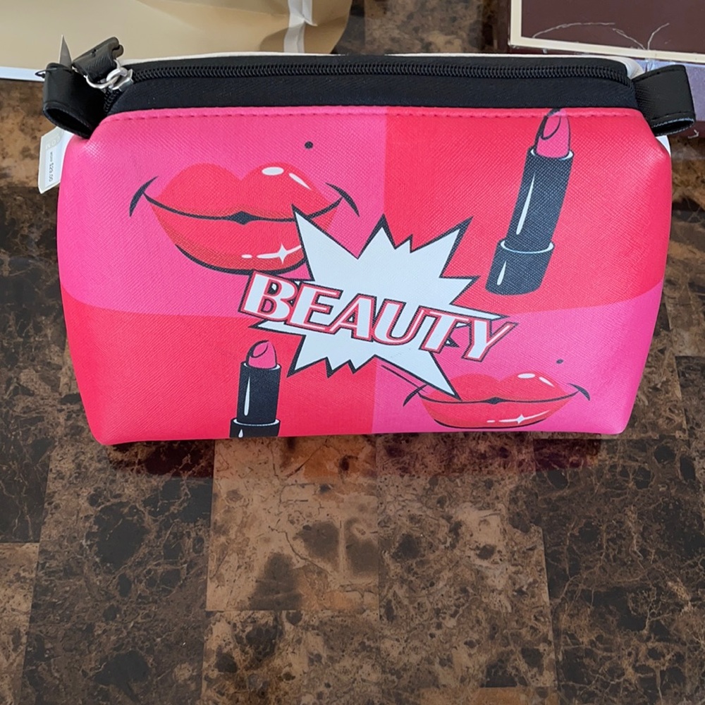 Kenneth Cole makeup bag, brand new